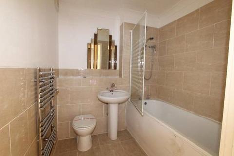 2 bedroom flat to rent, Station Road, Southampton SO31