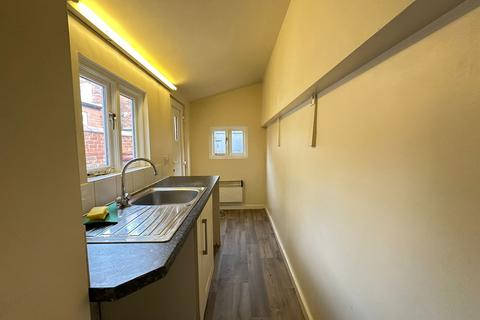 2 bedroom terraced house to rent, Chatham Road, Gorton, Manchester, M18 7JG