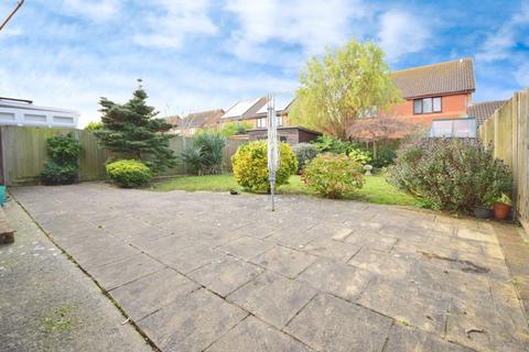 3 bedroom semi-detached bungalow to rent, Poplar Lane Lydd TN29