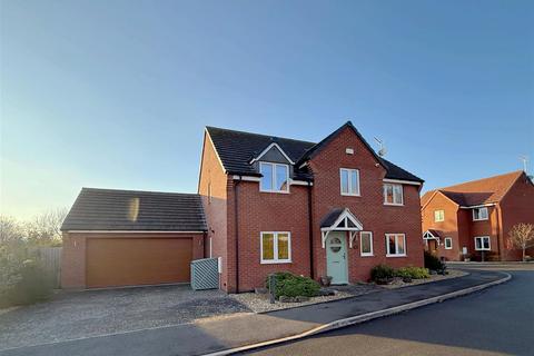 4 bedroom detached house for sale, Queen Elizabeth Way, Bidford-on-Avon