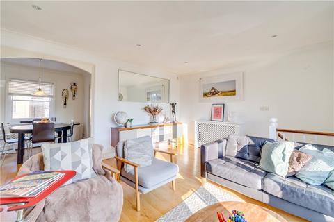 6 Marryat Square, London, SW6 6UA
