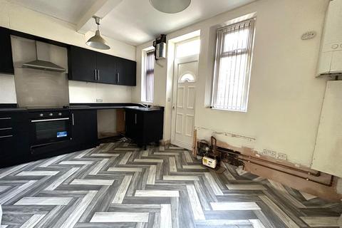 3 bedroom terraced house for sale, Woodside Road, Boothtown, Halifax