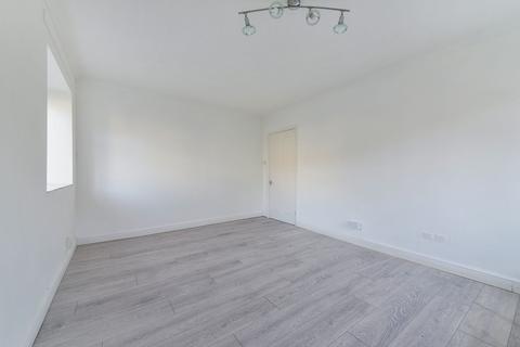 1 bedroom ground floor flat to rent, Woodland Close, Gipsy Hill, SE19