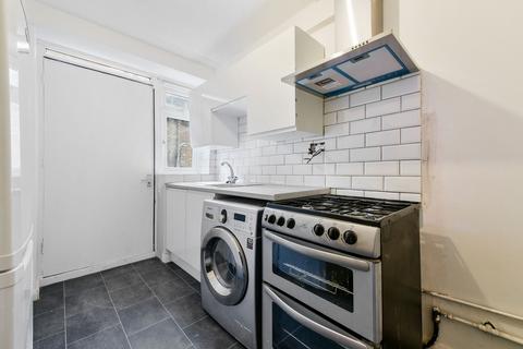 1 bedroom ground floor flat to rent, Woodland Close, Gipsy Hill, SE19