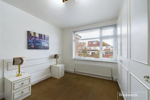 3 bedroom semi-detached house to rent, Lynton Avenue, London NW9