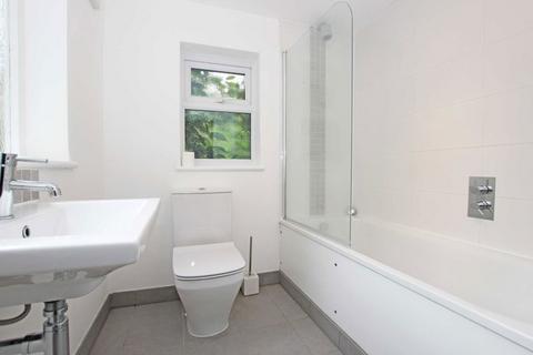 1 bedroom flat to rent, Coningham Road, London W12