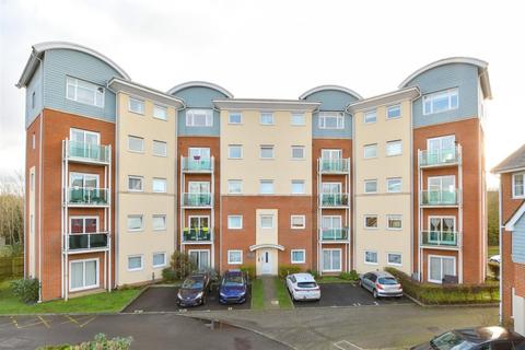 2 bedroom apartment for sale, Rubeck Close, Redhill, Surrey