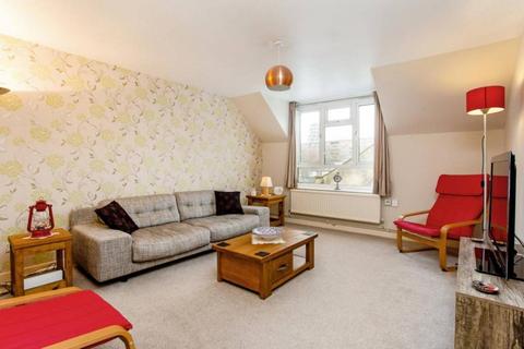 2 bedroom flat to rent, Wolftencroft Close, Clapham Junction, London, SW11