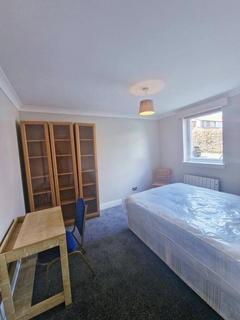 2 bedroom ground floor flat for sale, Deneside Court, Newcastle upon Tyne NE2