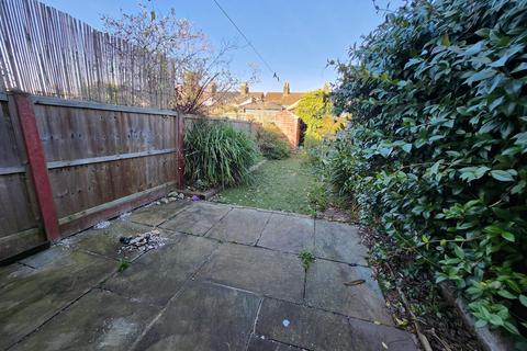 39 Greenfield Street, Waltham Abbey, EN9 1HJ