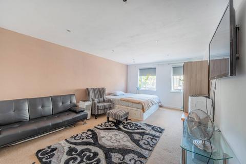 1 bedroom flat for sale, Rushey Green, Catford, London, SE6