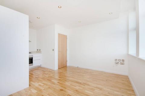 1 bedroom flat to rent, Streatham High Road, Streatham Hill, London, SW16