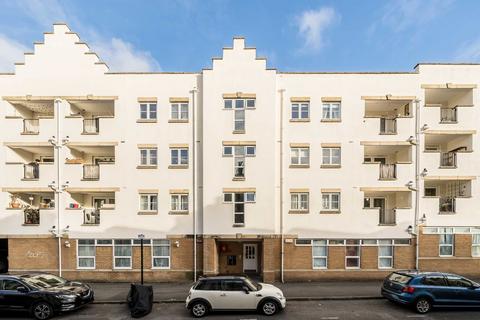 2 bedroom flat to rent, Morrish Road, London SW2