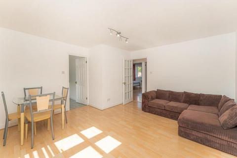 2 bedroom apartment to rent, Langbourne Place, E14