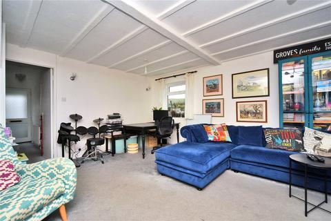 3 bedroom end of terrace house to rent, Waterfield Green, Tadworth, Surrey, KT20