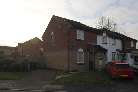 2 bedroom end of terrace house to rent, Weaver Close, Loughborough, LE11