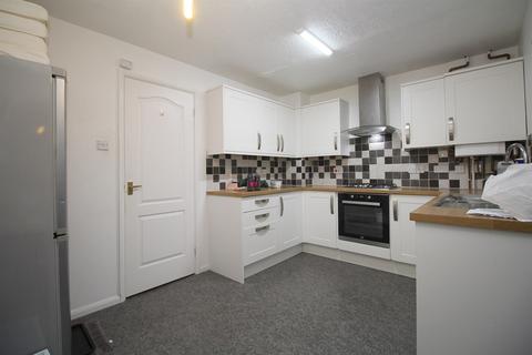 2 bedroom end of terrace house to rent, Weaver Close, Loughborough, LE11