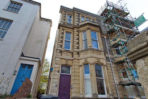 4 bedroom flat to rent, West Park, Bristol BS8