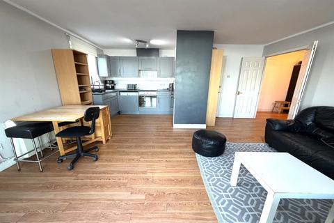 2 bedroom apartment to rent, Hull Place, E16