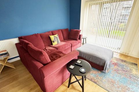 3 bedroom flat to rent, Ashview Apartments, Manor House, N4 1FN