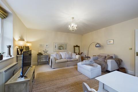 2 bedroom apartment for sale, Benton House, Harefield Grove, Cheltenham, Gloucestershire, GL50