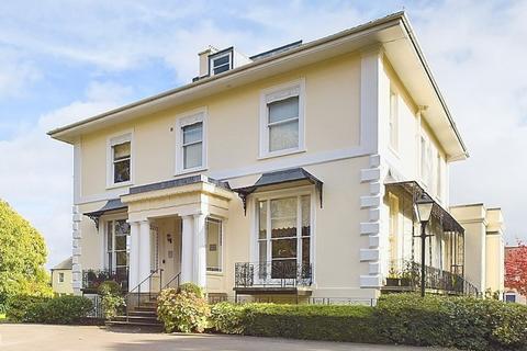 2 bedroom apartment for sale, Benton House, Harefield Grove, Cheltenham, Gloucestershire, GL50