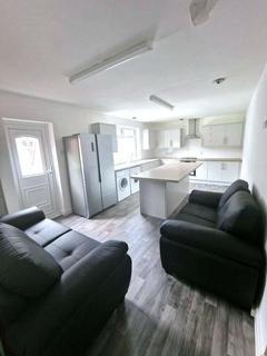 7 bedroom maisonette to rent, Holly Avenue, Jesmond NE2