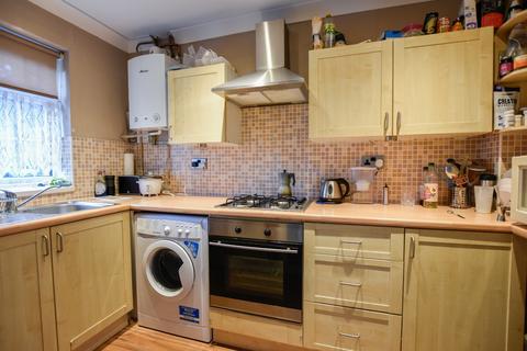 2 bedroom end of terrace house to rent, Apsledene, Gravesend, Kent