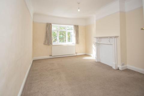 2 bedroom maisonette to rent, The Parade, Claygate, KT10