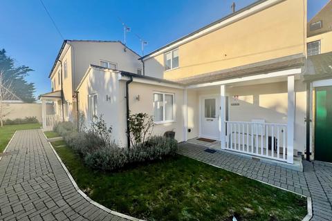 2 bedroom mews to rent, Grange Court, Pinner HA5