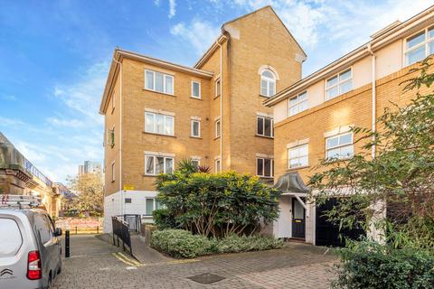 3 bedroom flat for sale, Island Row, London, E14