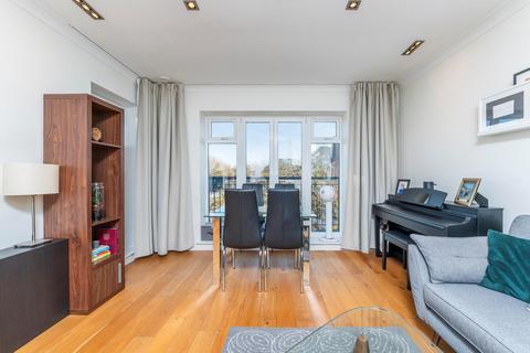 3 bedroom apartment for sale, Island Row, Limehouse Basin, London, E14