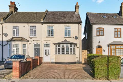 4 bedroom semi-detached house to rent, Friern Park, London N12