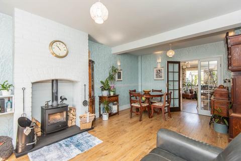 48 Ashover Road, Old Tupton, Chesterfield, S42 6HJ