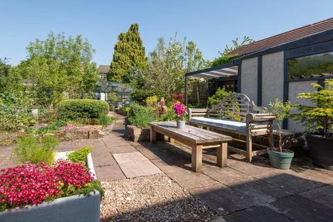48 Ashover Road, Old Tupton, Chesterfield, S42 6HJ