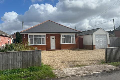 3 bedroom detached bungalow to rent, Ringwood