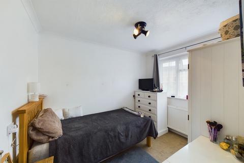 9 Shepway Close, Folkestone, CT19 5SJ