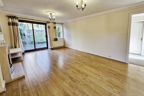 2 bedroom apartment to rent, Newlay Wood Rise, Leeds LS18