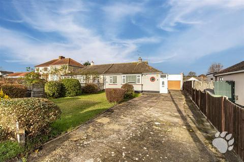 2 bedroom semi-detached bungalow for sale, Kings Crescent, Basildon SS15