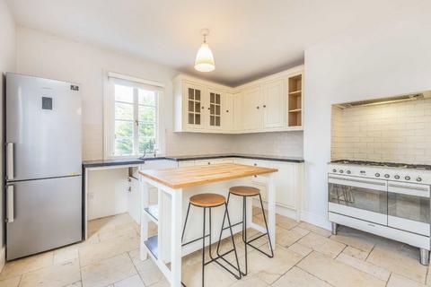 2 bedroom maisonette for sale, Dornton Road, London SW12