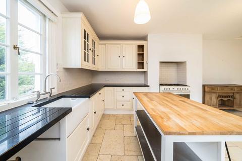 2 bedroom maisonette for sale, Dornton Road, London SW12