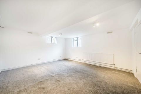 2 bedroom flat to rent, Priests Bridge, London SW15