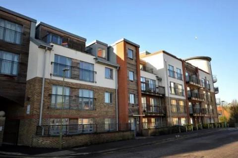 2 bedroom flat to rent, The Waterfront, Hertford SG14