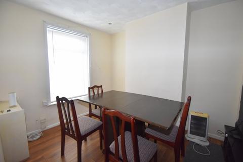 2 bedroom terraced house to rent, Alma Street - SILVER SUB, Gosport PO12