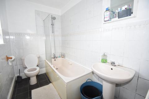 2 bedroom terraced house to rent, Alma Street - SILVER SUB, Gosport PO12