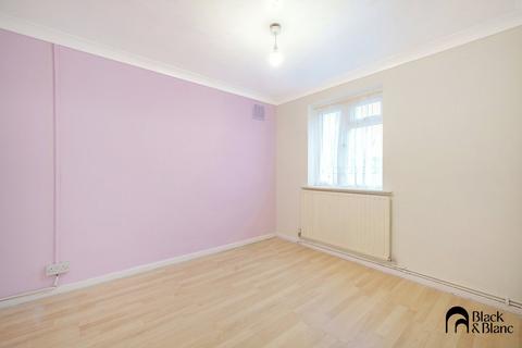 12 Lacey Green, Coulsdon, CR5 1BL