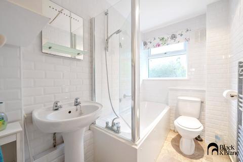12 Lacey Green, Coulsdon, CR5 1BL