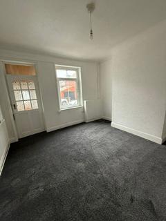 2 bedroom house to rent, The Walk, Birdwell