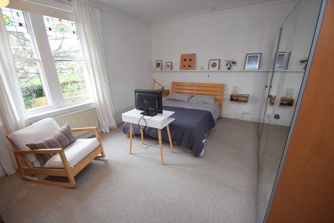 15 Park Grove, Shipley, BD18 4DR