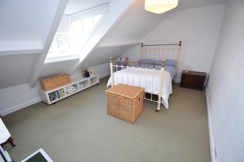 15 Park Grove, Shipley, BD18 4DR